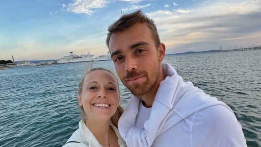 Benjamin Bonzi a Girlfriend is a Maxine Eouzan