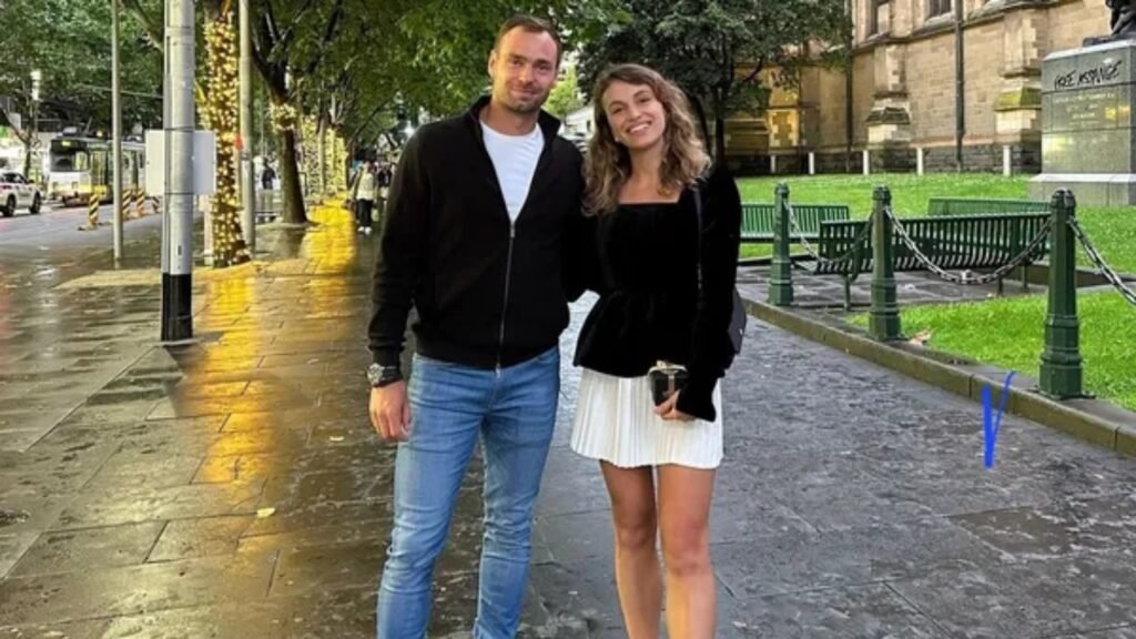 Roman Safiullin is married to Liudmyla Smolanova