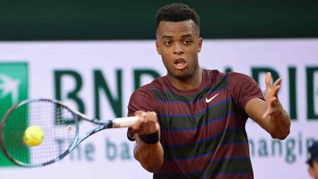 Luciano Darderi Biography