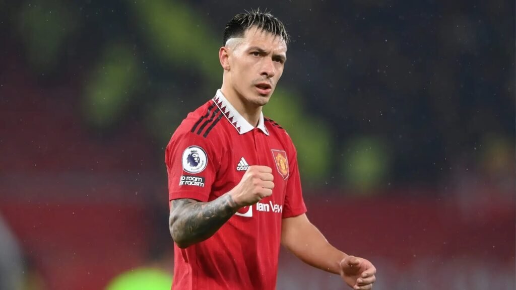 Lisandro Martínez Biography