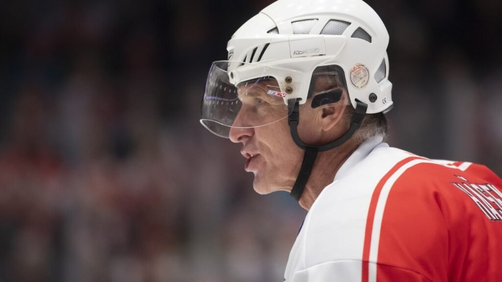 Dominik Hasek Biography